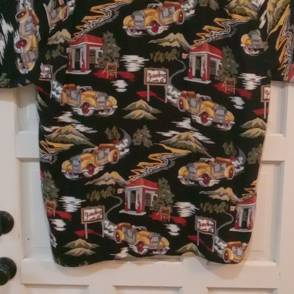 Vintage Cars & Gas Stations Printed Black Men's Short Sleeve Comfy Shirt Size XL - Picture 3 of 9